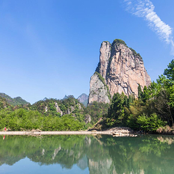 石桅岩