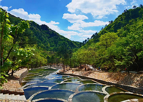 圣顶山旅游度假区