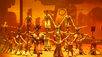 杂技秀《精灵宝盒的秘密》