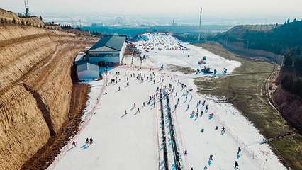 龙泉国际滑雪场第 6 张图片