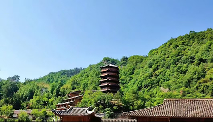 青峰大裂谷景区第 3 张图片