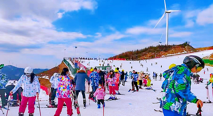 五峰国际滑雪场第 6 张图片