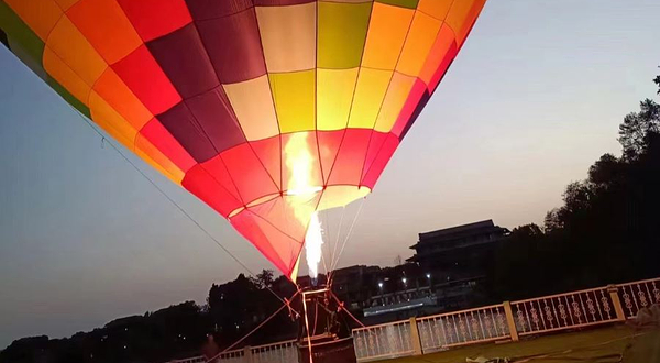 千岛湖温馨岛热气球