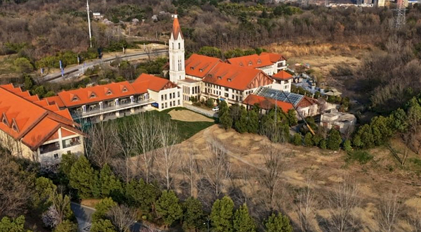 信合金牛运动俱乐部高尔夫练习场