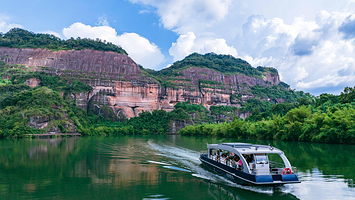 丹霞山水上丹霞