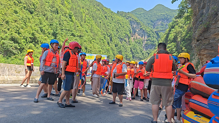 锦鲤山峡谷漂流第 18 张图片