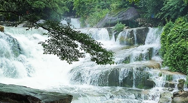 大鄣山卧龙谷-卧龙潭