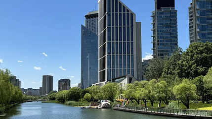 亮马河畔(亮马港湾大厦南楼店)第 1 张图片