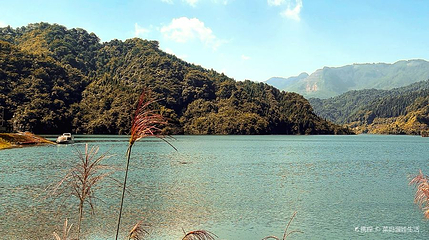 冰川湖第 1 张图片