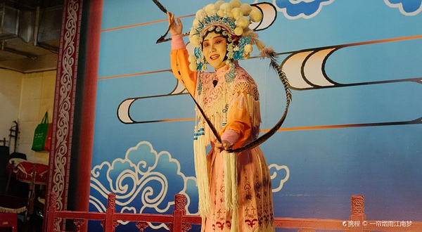 三花川剧变脸曲艺演出