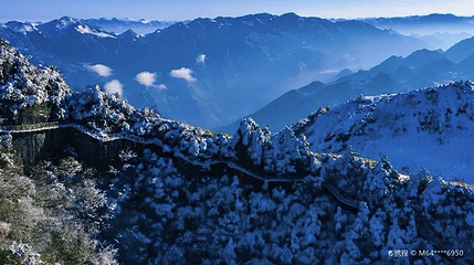 巴山大峡谷罗盘顶第 1 张图片