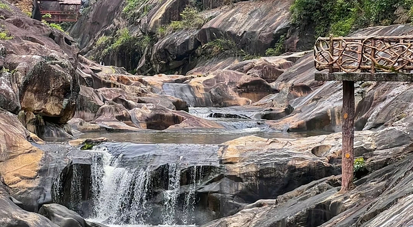 李家峡生态旅游景区