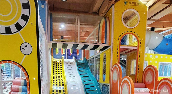 反弹蹦床公园(深圳观澜湖店)