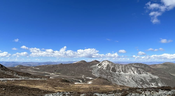 云绕雅拉雪山观景平台