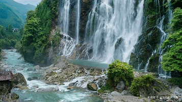 洪雅县燕远村大瀑布