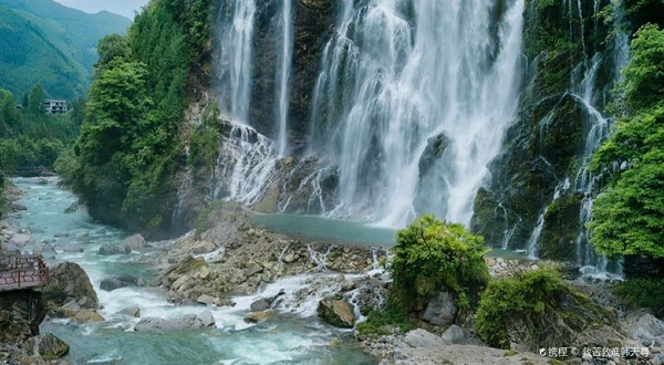 洪雅县燕远村大瀑布