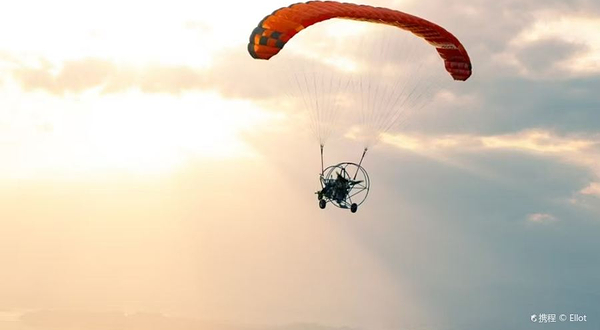 淳安县千岛湖理想花园云上滑翔伞飞行营地