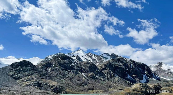 温泉县鄂托克赛天泉景区温泉度假区