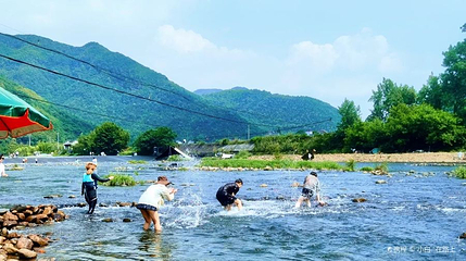富阳蚌潭坝景区第 1 张图片
