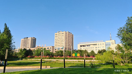 博乐滨河公园第 1 张图片