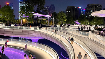 交子人行桥-漂浮公园