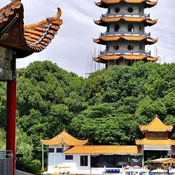宝塔湖