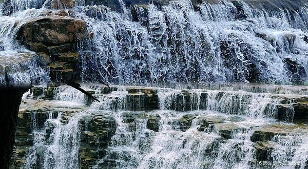 赤壁悬流景区观景台