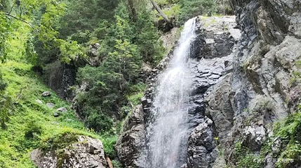 庙尔沟瀑布风景区-龙王瀑布第 1 张图片