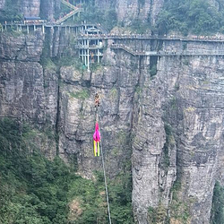 北帝山旅游区-玻璃栈道