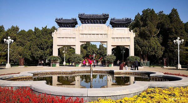 保卫和平石碑坊