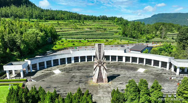 川陕革命根据地红军烈士陵园