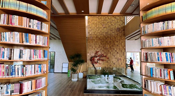 弥勒市髯翁公园