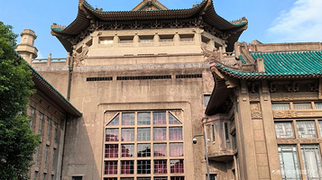 国立武汉大学-牌楼