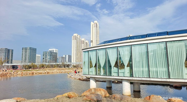 光谷书房·生态大走廊城市书屋