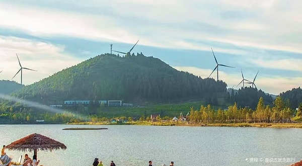 天湖草场露营基地
