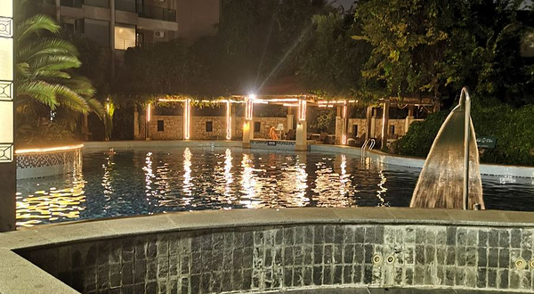 安宁温泉半岛度假酒店游泳池