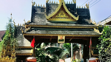 曼贺纳自然村寨