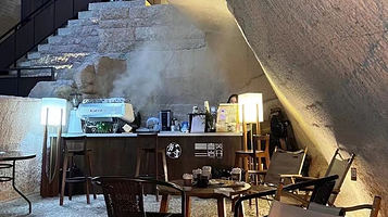 喜笑岩开岩宕书房咖啡店