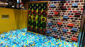 反弹蹦床公园(綦江万达店)