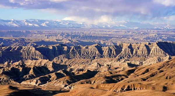 札达土林-含砾石土林