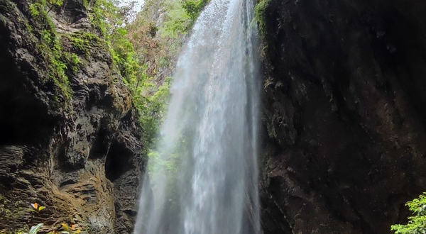 龙水峡地缝-银河飞瀑