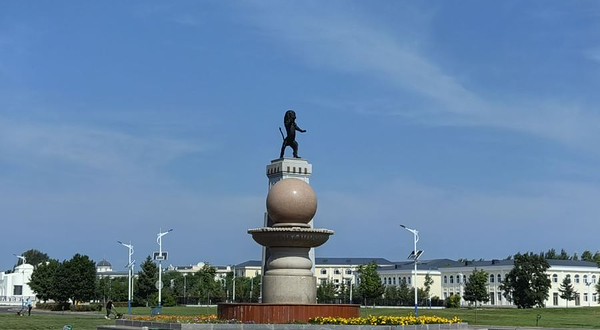 名山镇广场