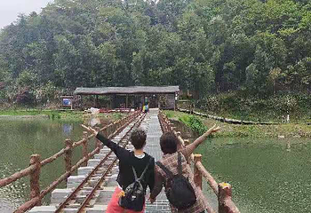 月亮湾山体公园第 5 张图片