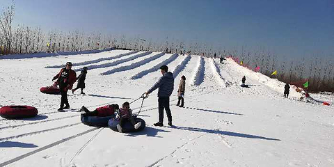 东储温泉滑雪场第 5 张图片