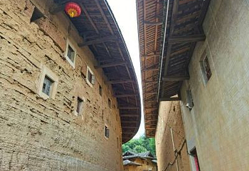 田中赋土楼群第 9 张图片