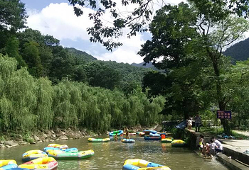 白云峰峡谷漂流第 30 张图片