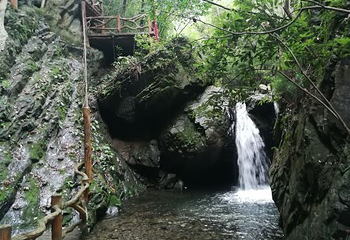 安康双龙溶洞景区第 10 张图片