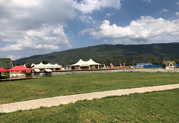 雪山玫瑰庄园(玉泉路店)第 29 张图片