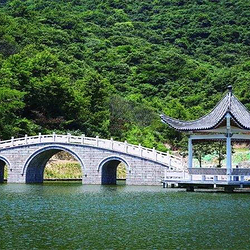 鸡公山桃花寨景区