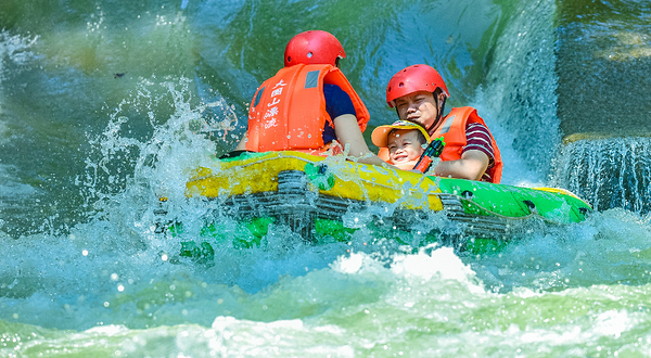 大围山峡谷漂流